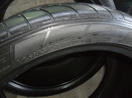 ยาง DUNLOP 295/35R21 ปี10 สวยๆ 4 เส้น ราคา 8500 บาท