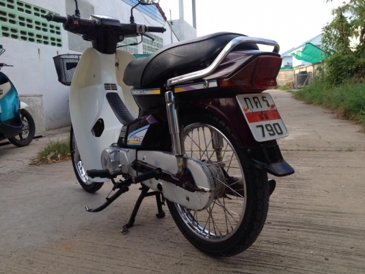 ขายด่วน HONDA ดรีมคุรุสภา 13500 บาท