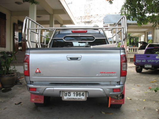 ไฮแลนเดอร์ 4 ประตู 04 สภาพดีพร้อมใช้มากๆ ไฮแลนเดอร์ 4 ประตู 04 สภาพดีพร้อมใช้มากๆ