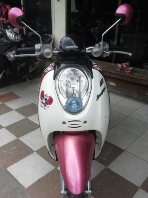 รถสวย คุณภาพดี Honda Scoopy -i ลาย Vivic Me คุ้มค่าประหยัดน้ำมัน