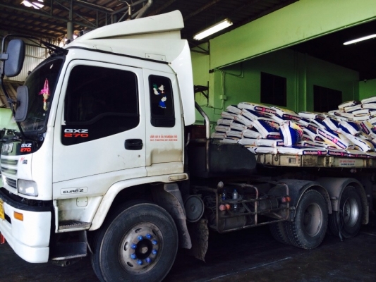 ขายหัวลากอีซูซุเด้กก้า270พร้อมหางพื้นเรียบ3เพลา