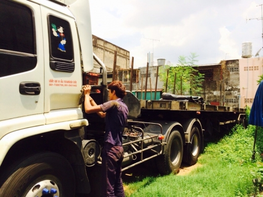 ขายหัวลากอีซูซุเด้กก้า270พร้อมหางพื้นเรียบ3เพลา