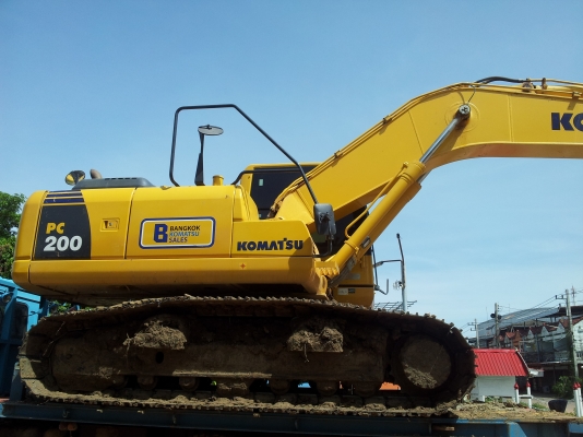 ขายดาวน์ แบ็คโฮ โคมัทสุ PC200 รุ่น 8