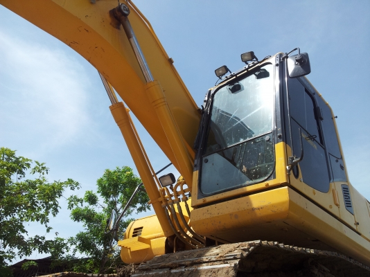 ขายดาวน์ แบ็คโฮ โคมัทสุ PC200 รุ่น 8