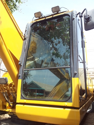 ขายดาวน์ แบคโฮ โคมัทสุ PC200 รุ่น 8