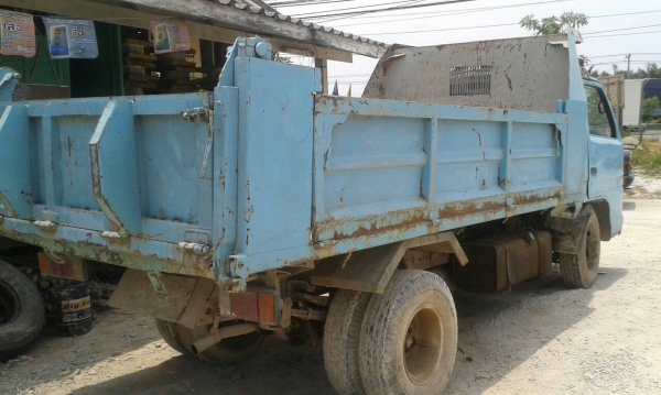 ขายรถดัมพ์ ISUZU 6 ล้อ  110แรง พร้อมใช้