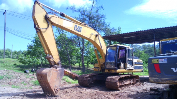 รถแบคโฮ CAT 320 V1 รถสวยเนี๊ยบทั้งคัน ใช้งานดี มีทะเบียนครบ