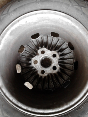 ขายแม๊ก 4 ล้อ พร้อมยาง 185/65R14  MAXXIS ขาย 4 ล้อ  TEL.081-427-3941