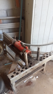 เครื่องดัดเหล็กไฮโดรลิคของฮอลแลนด์