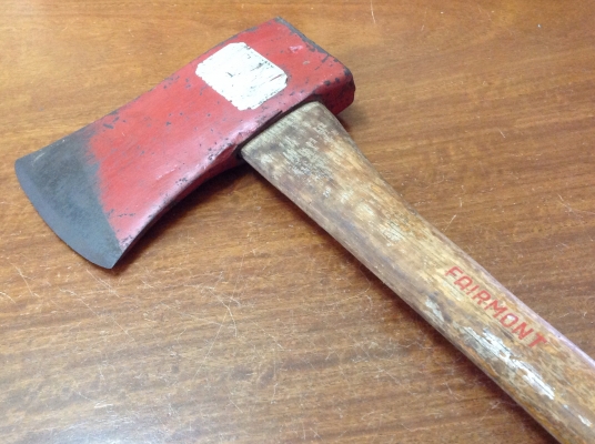 ขายขวานใหญ่ๆ Vintage Fairmont Hatchet Axe เก่าเก็บ