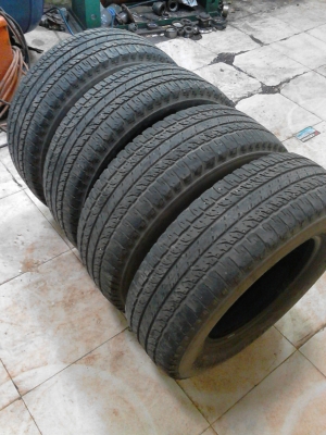 225/70R15  BF goodrich long trail T/A  มีชุด 4 เส้น TEL.081-427-3941