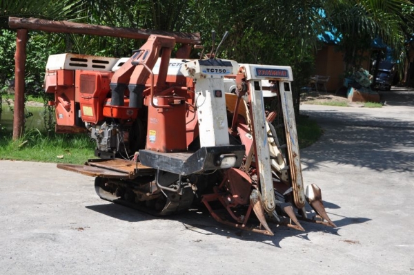 รายละเอียด ขายรถเกี่ยว นวดข้าว yanmar ดีเซล สวยเดิมจากญี่ปุ่น 38,000เท่านั้น