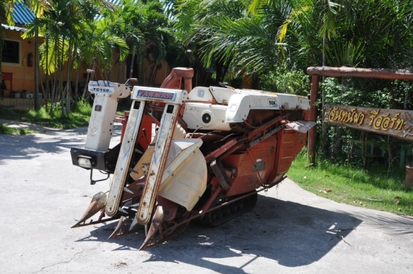 รายละเอียด ขายรถเกี่ยว นวดข้าว yanmar ดีเซล สวยเดิมจากญี่ปุ่น 38,000เท่านั้น