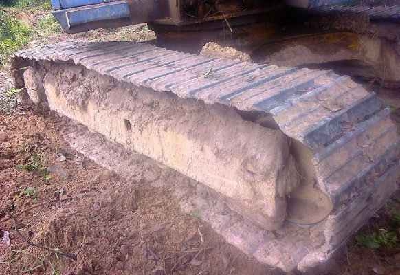 **660,000 บ.ต่อรอง**ขายแบคโฮ KOMATSU PC120-5 เครื่องเดิมปั้มเดิม ไฟฟ้าตัด กล่องมีครบ คอนโทรลยาว เครื่องแน่น แรงดีดีปั้มดี ทำงานดีไม่โหลด ช่วงล่าง 70-80\% เอวแน่น ไม่มีแตก โซ่ดี แทร็กดี โรลเลอร์ครบ เฟรมไม่ผุ บอดี้สวย บูมอาร์มไม่มีปะ สีสันดี รถใช้งาน ทำงานปก