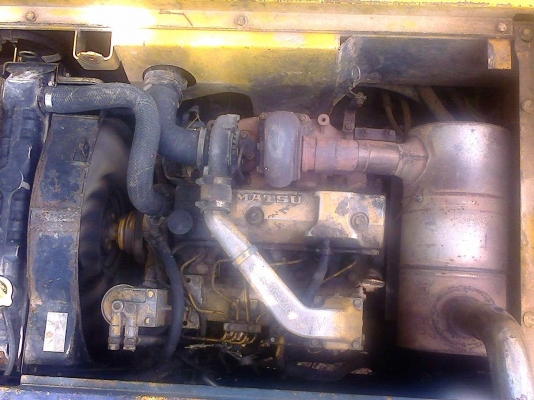 **660,000 บ.ต่อรอง**ขายแบคโฮ KOMATSU PC120-5 เครื่องเดิมปั้มเดิม ไฟฟ้าตัด กล่องมีครบ คอนโทรลยาว เครื่องแน่น แรงดีดีปั้มดี ทำงานดีไม่โหลด ช่วงล่าง 70-80\% เอวแน่น ไม่มีแตก โซ่ดี แทร็กดี โรลเลอร์ครบ เฟรมไม่ผุ บอดี้สวย บูมอาร์มไม่มีปะ สีสันดี รถใช้งาน ทำงานปก