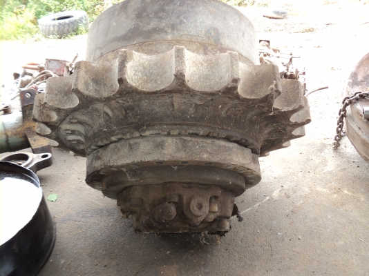 มอเตอร์ตัวเดิน komatsu pc 300-6 ตามสภาพ