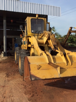 ขายรถตัก KOMATSU 510 เก๋งแอร์รถเต็ม สภาพพร้อมใช้ ราคาต่อรองได้ ติดต่อได้ที่คุณ อ๊อฟ พิจิตร 086-737-9991