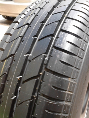 ขอบ 15  รถเก๋ง  ขายล้อพร้อมยาง ขนาด 5 รู TOYOTA  เก๋ง มี 1 ล้อ TEL.081-427-3941