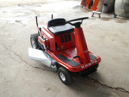 ขายรถตัดหญ้า HONDA HT-3009  9แรงพร้อมใช้งาน