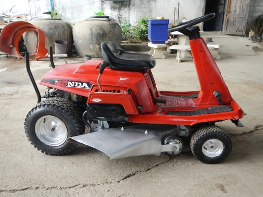 ขายรถตัดหญ้า HONDA HT-3009  9แรงพร้อมใช้งาน