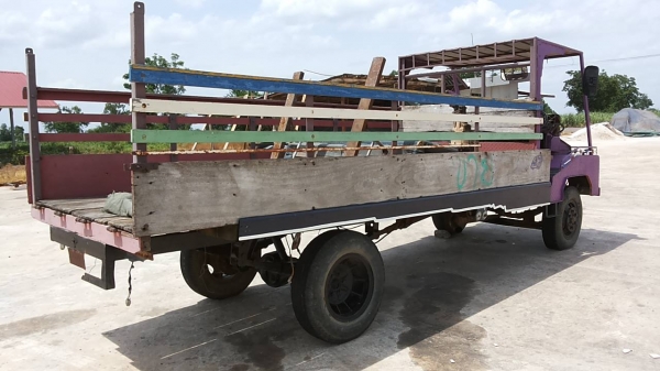 **60,000 บ.ต่อรอง**ขาย แต๋น4ล้อ ราคาถูก เครื่อง YANMAR S16T เครื่องดีสตาร์ทติดง่าย แรงดี ช่วงล่าง ดี เกียร์ดี คัสซีหน้า4 สวยไม่มีปะไม่มีดาม กระบะพื้นไม้ข้างไม้ สภาพดี ไม่ผุ ยาวพิเศษ 4.20ม. พ.ธรรมดา ยางดี4เส้น รถจอดนานแล้วต้องเช็คครับ ขนอ้อย ขนไม้ ดีมากๆ ด