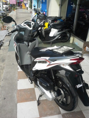 รุ่นใหม่ล่าสุด Honda Click 125i รุ่น idling stop ตัวท๊อป (ล้อแม็กซ์) รถอย่างสวยมีสไตล์ รุ่นใหม่ล่าสุด Honda Click 125i รุ่น idling stop ตัวท๊อป (ล้อแม็กซ์) รถอย่างสวยมีสไตล์