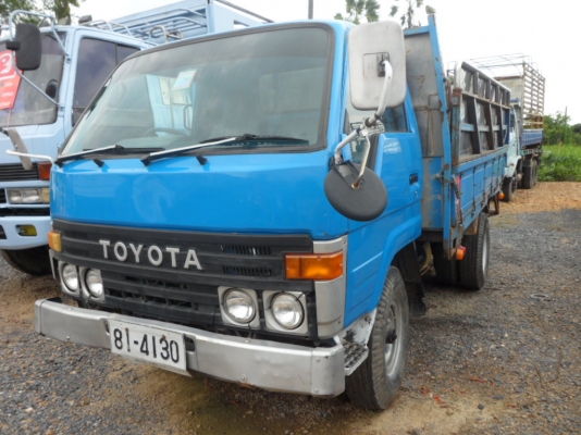 ราคา  250,000 ขายรถบรรทุกโตโยต้า  6 ล้อ บรรทุกได้เต็มที่ มีคอก  โตโยต้า    รุ่น   BU61   เครื่อง 11B เครื่องยนต์ 90 แรง   พร้อมใช้งาน  จดทะเบียน  สิงหาคม 2539   089-4400223