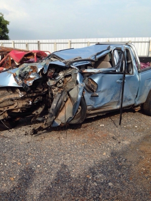 ดีเเมกเเคปตามสภาพเครื่อง2500       ขายทั้งคันเพื่อไปทำอะไร