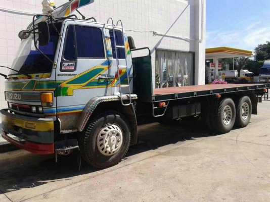 รถอีซูซุ 10 ล้อ พื้นเรียบ  FVM  195 แรงม้า.  ปี 38  สนใจติดต่อ  081 - 6079515