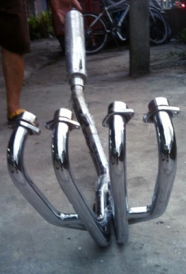 ขายท่อ Super4 400 ชุปโครเมียมปลายปิเนียม ยี่ห้อ Vance&Hines สภาพนางฟ้า ขายท่อ Super4 400 ชุปโครเมียมปลายปิเนียม ยี่ห้อ Vance&Hines สภาพนางฟ้า