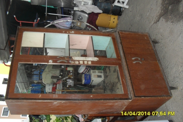ขายตู้ไม้สักเก่า