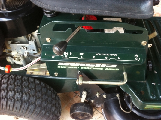 รถตัดหญ้านั่งขับ Bolens ของประเทศ USA เครื่อง 12.5 Hp สต๊าส 2 ระบบ สภาพ 95\%