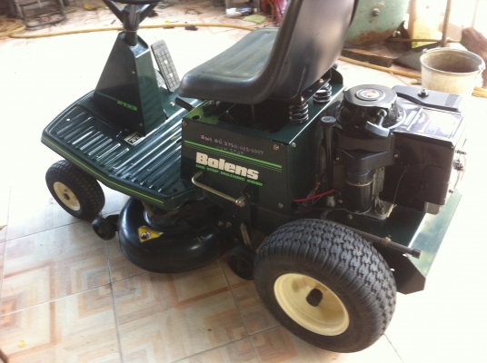 รถตัดหญ้านั่งขับ Bolens ของประเทศ USA เครื่อง 12.5 Hp สต๊าส 2 ระบบ สภาพ 95\%