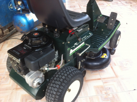 รถตัดหญ้านั่งขับ Bolens ของประเทศ USA เครื่อง 12.5 Hp สต๊าส 2 ระบบ สภาพ 95\%