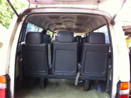 ขายรถตู้โตโยต้าช่วงยาวไทยรุ้ง