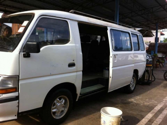 ขายรถตู้โตโยต้าช่วงยาวไทยรุ้ง