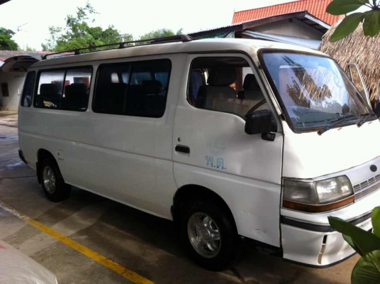 ขายรถตู้โตโยต้าช่วงยาวไทยรุ้ง