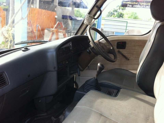 ขายรถตู้โตโยต้าช่วงยาวไทยรุ้ง