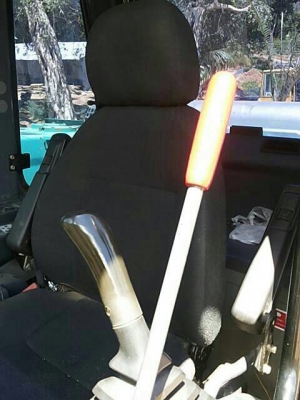 รถแบคโฮ  KOBELCO  200 - YN12  ( รถทำงาน  8,xxx ซม. )  สนใจติดต่อ  081 - 6079515