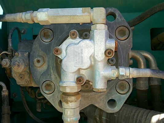 รถแบคโฮ  KOBELCO  200 - YN12  ( รถทำงาน  8,xxx ซม. )  สนใจติดต่อ  081 - 6079515