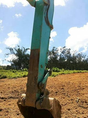 รถแบคโฮ  KOBELCO  200 - YN12  ( รถทำงาน  8,xxx ซม. )  สนใจติดต่อ  081 - 6079515