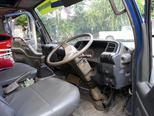 รถอีซูซุ 6 ล้อ ตู้แห้ง  NPR  120 แรงม้า.  ( ฝาขาว. )  ปี 41 - 42  ( ขาย 2 คัน. )  สนใจติดต่อ  081 - 6079515
