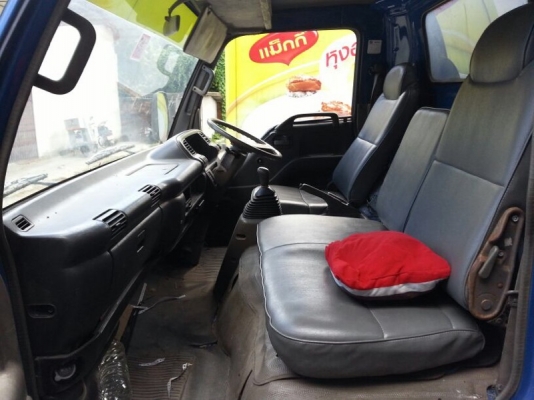 รถอีซูซุ 6 ล้อ ตู้แห้ง  NPR  120 แรงม้า.  ( ฝาขาว. )  ปี 41 - 42  ( ขาย 2 คัน. )  สนใจติดต่อ  081 - 6079515