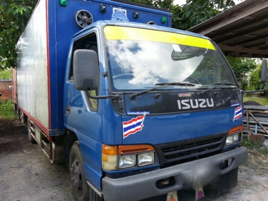 รถอีซูซุ 6 ล้อ ตู้แห้ง  NPR  120 แรงม้า.  ( ฝาขาว. )  ปี 41 - 42  ( ขาย 2 คัน. )  สนใจติดต่อ  081 - 6079515