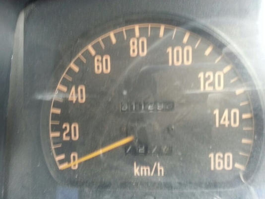 รถอีซูซุ 6 ล้อ ตู้แห้ง  NPR  120 แรงม้า.  ( ฝาขาว. )  ปี 41 - 42  ( ขาย 2 คัน. )  สนใจติดต่อ  081 - 6079515