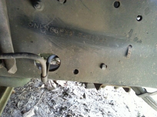 รถอีซูซุ 6 ล้อ ตู้แห้ง  NPR  120 แรงม้า.  ( ฝาขาว. )  ปี 41 - 42  ( ขาย 2 คัน. )  สนใจติดต่อ  081 - 6079515