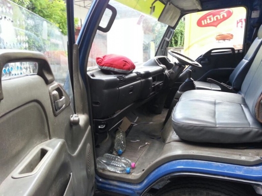 รถอีซูซุ 6 ล้อ ตู้แห้ง  NPR  120 แรงม้า.  ( ฝาขาว. )  ปี 41 - 42  ( ขาย 2 คัน. )  สนใจติดต่อ  081 - 6079515