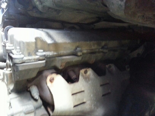 รถอีซูซุ 6 ล้อ ตู้แห้ง  NPR  120 แรงม้า.  ( ฝาขาว. )  ปี 41 - 42  ( ขาย 2 คัน. )  สนใจติดต่อ  081 - 6079515