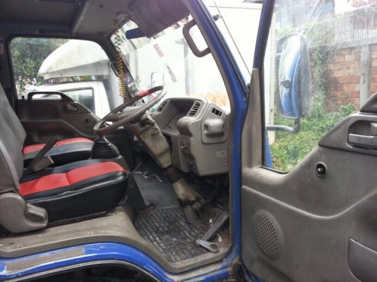 รถอีซูซุ 6 ล้อ ตู้แห้ง  NPR  120 แรงม้า.  ( ฝาขาว. )  ปี 41 - 42  ( ขาย 2 คัน. )  สนใจติดต่อ  081 - 6079515