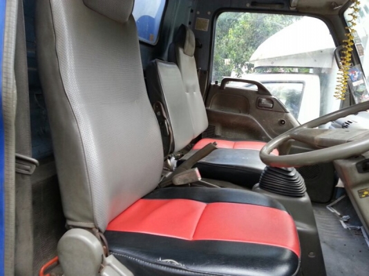 รถอีซูซุ 6 ล้อ ตู้แห้ง  NPR  120 แรงม้า.  ( ฝาขาว. )  ปี 41 - 42  ( ขาย 2 คัน. )  สนใจติดต่อ  081 - 6079515